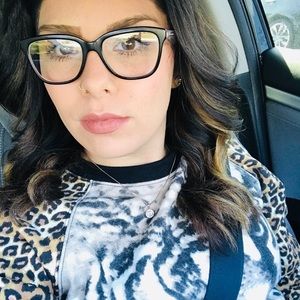 Meet your Posher, Cristina